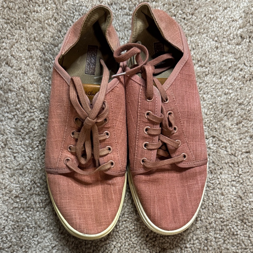 OluKai Women's Coral Sneakers